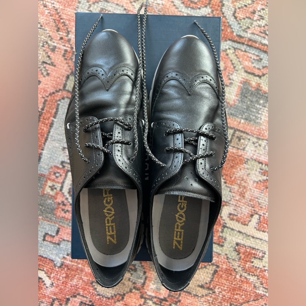 Cole Haan size 9.5 black Oxford sneakers
